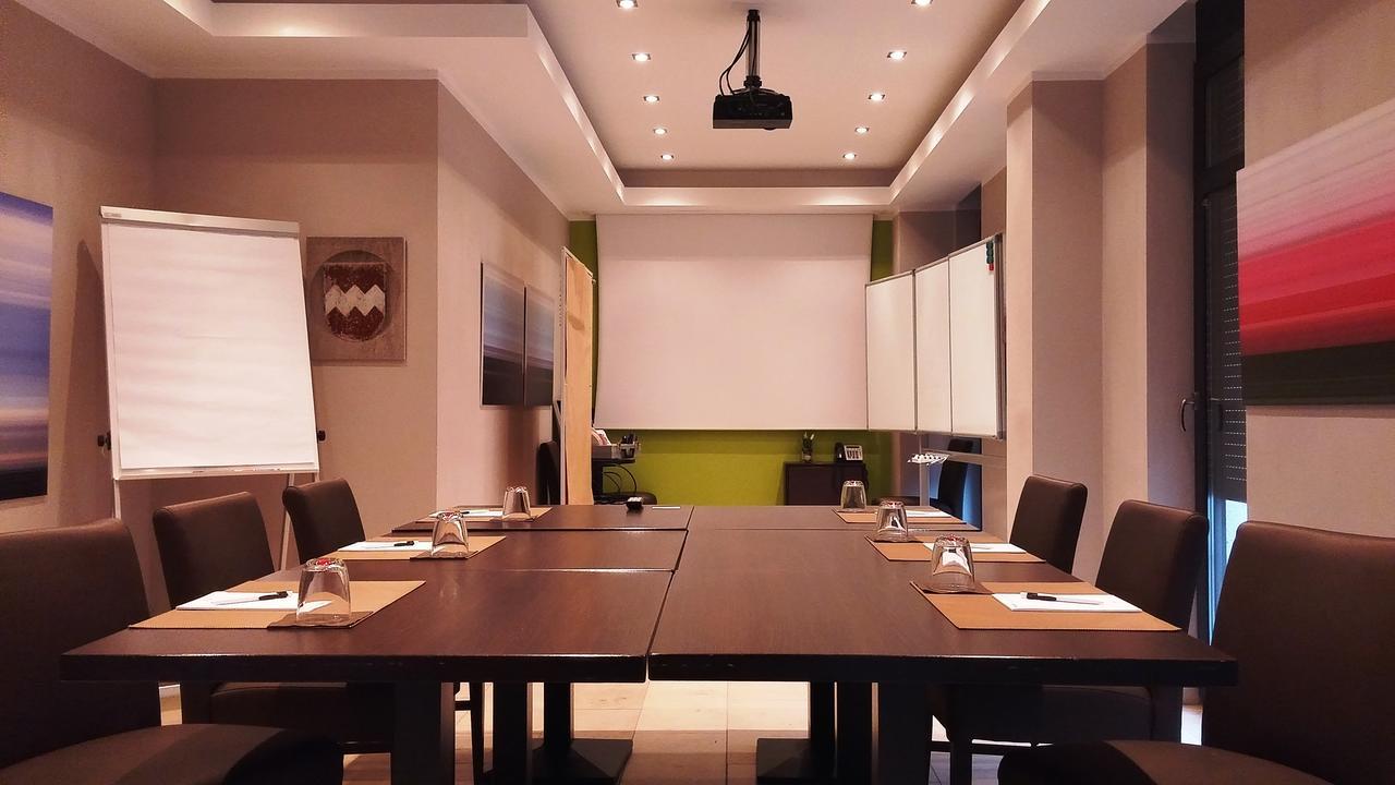 Kh Hotel Mit Restaurant ガイゼルフェルト エクステリア 写真